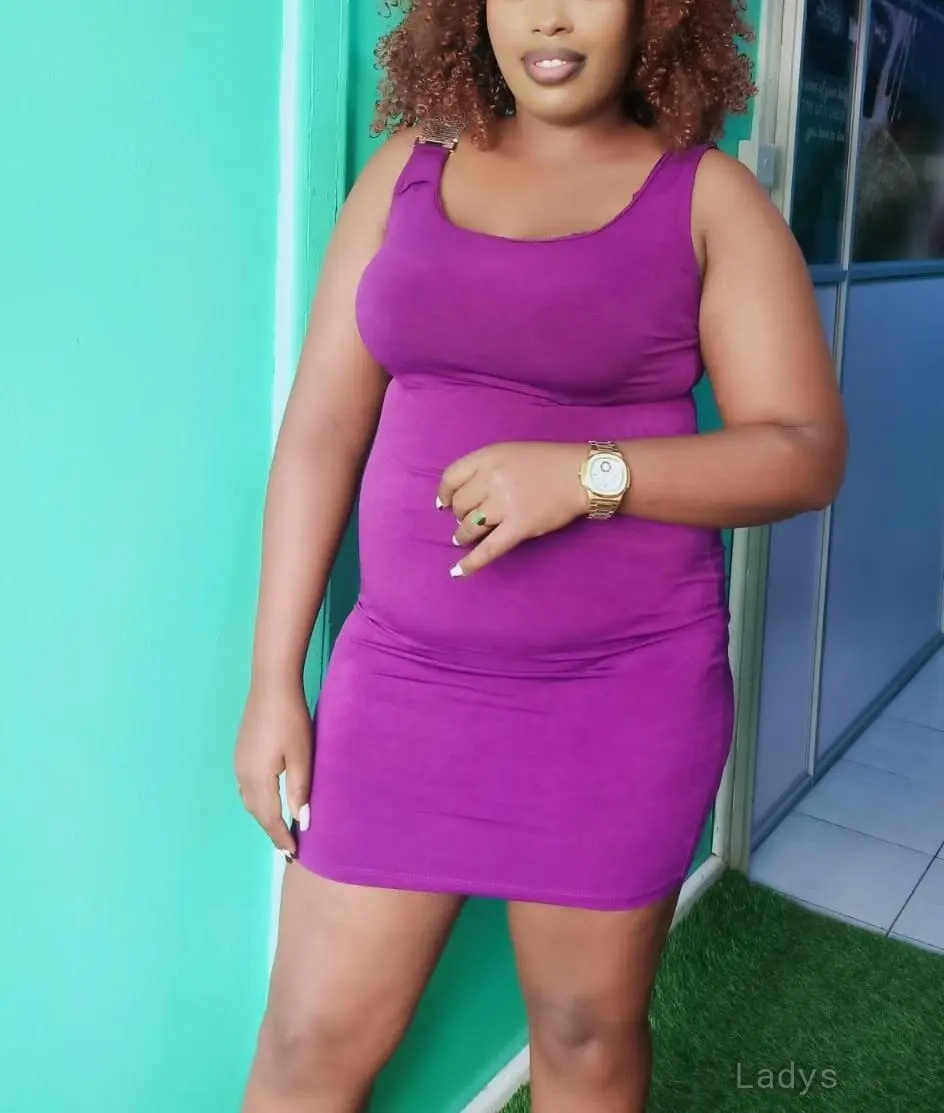 Lexxie, 22 years brunette escorts in Nairobi, height 160 sm, Weight  kg