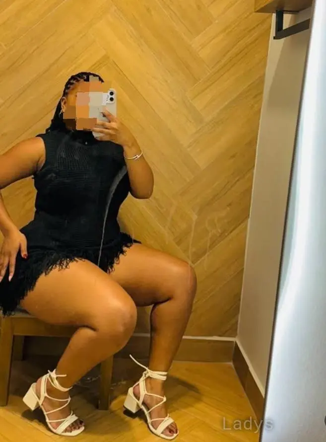 Michelle, 27 years brunette escorts in Nairobi, height  sm, Weight  kg