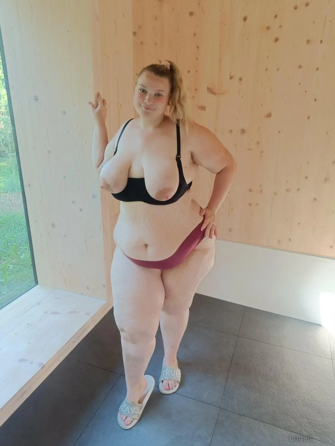 BootyassGirl, 24 years brunette escorts in Naples, height 173 sm, Weight 89 kg