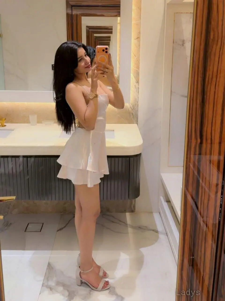 Anika, 21 years brunette escorts in Nashik, height 153 sm, Weight kg
