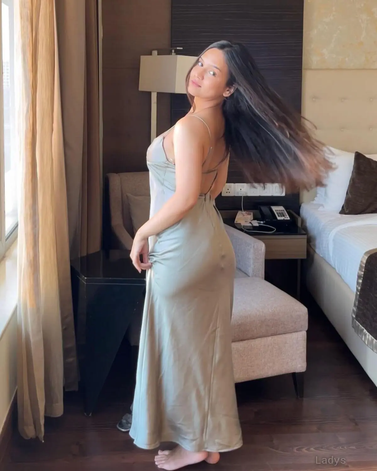 Heena,  years brunette escorts in Nashik, height  sm, Weight  kg