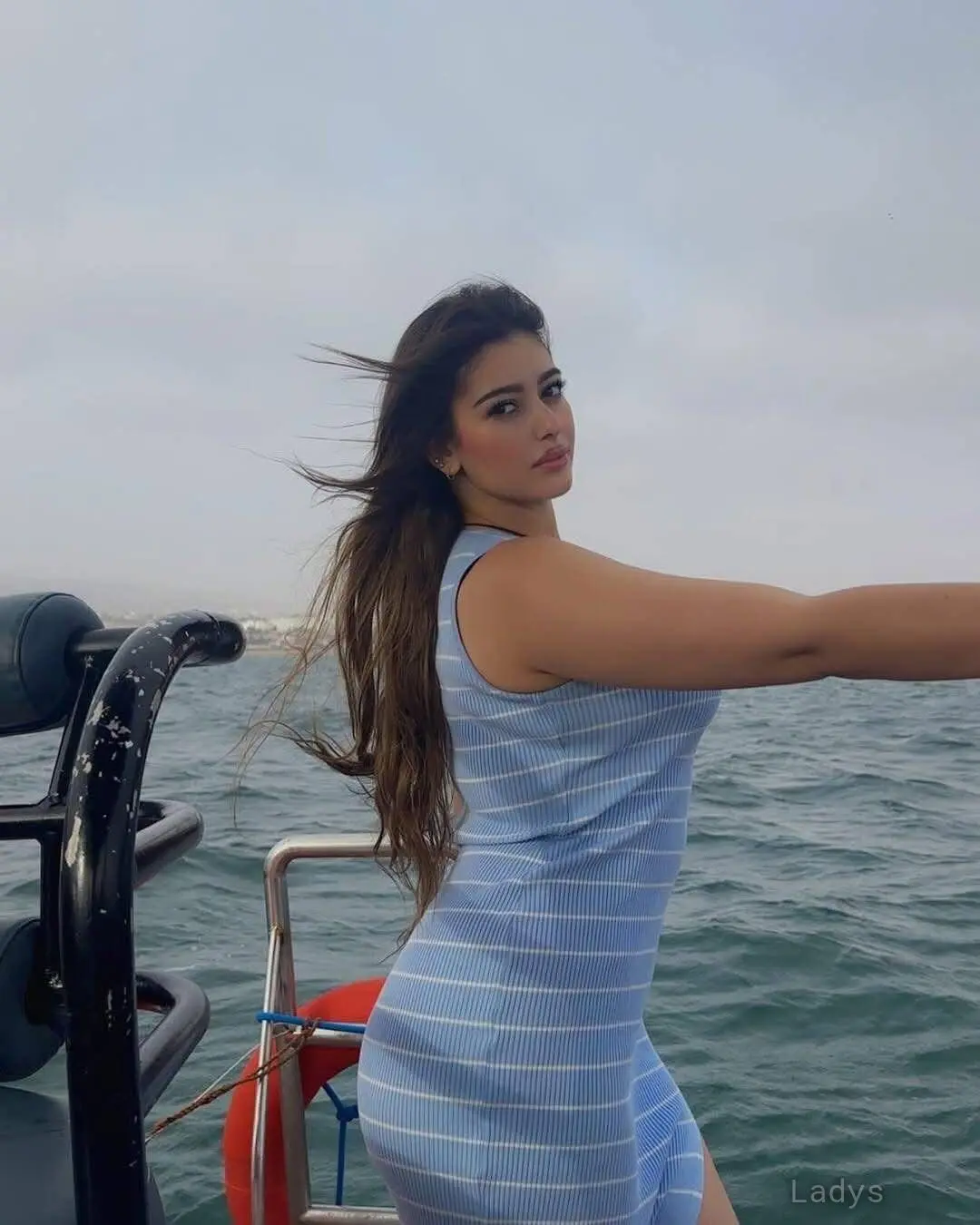 Anjali, 22 years brunette escorts in Navi Mumbai, height 154 sm, Weight kg