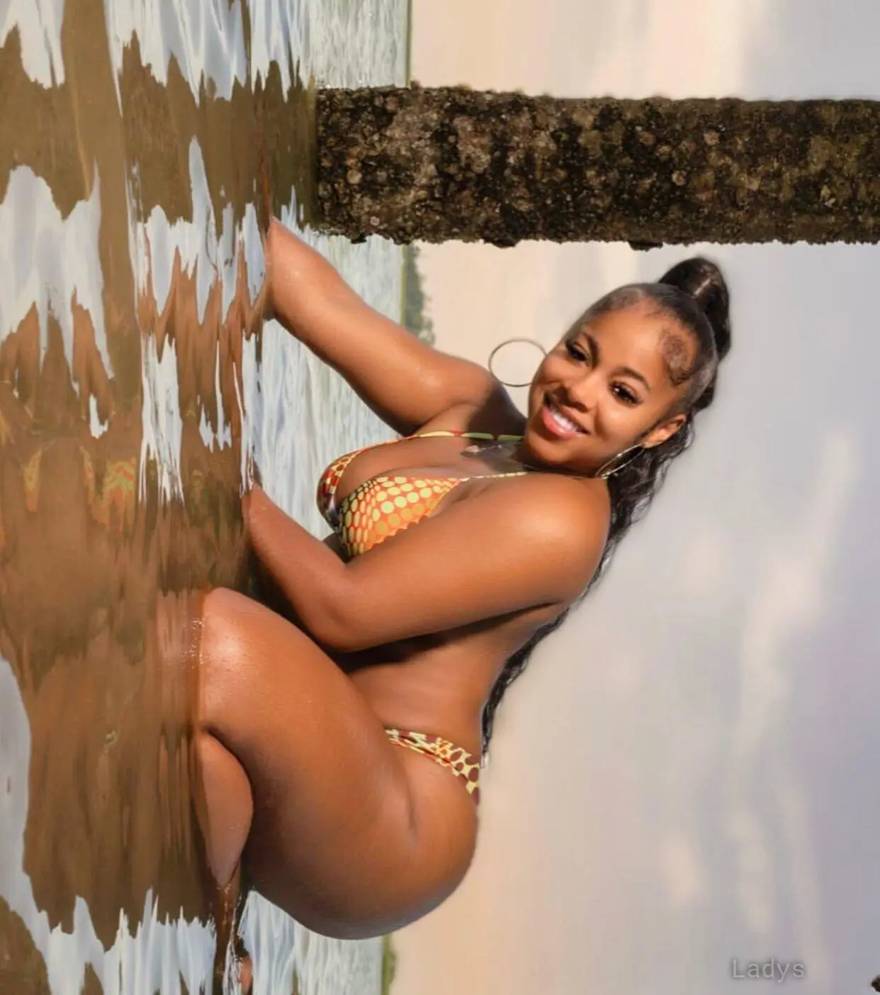 Clara, 23 years brunette escorts in Navi Mumbai, height 165 sm, Weight kg
