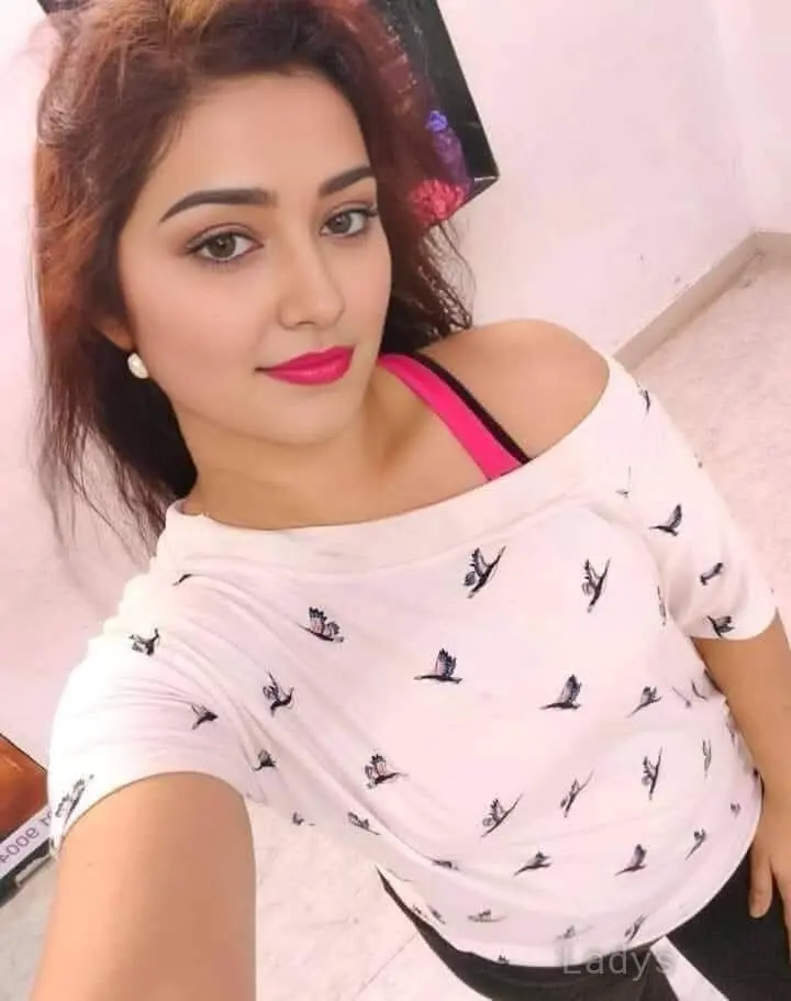Luna, 22 years brunette escorts in Navi Mumbai, height 154 sm, Weight  kg