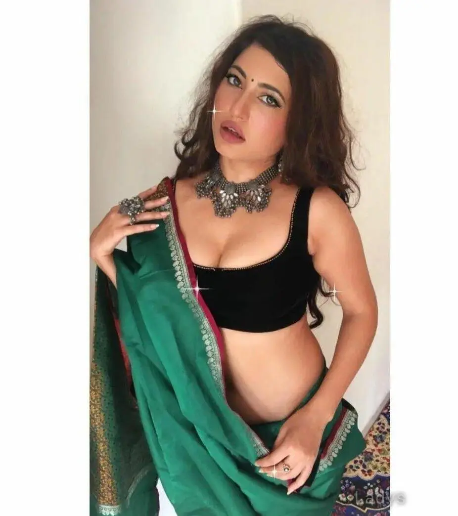 Ruby, 22 years brunette escorts in Navi Mumbai, height 154 sm, Weight  kg