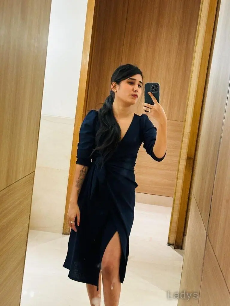 Catherine, 22 years brunette escorts in Noida, height 154 sm, Weight  kg