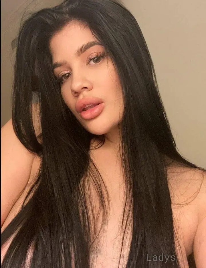 Jennn, 22 years brunette escorts in Noida, height 160 sm, Weight  kg