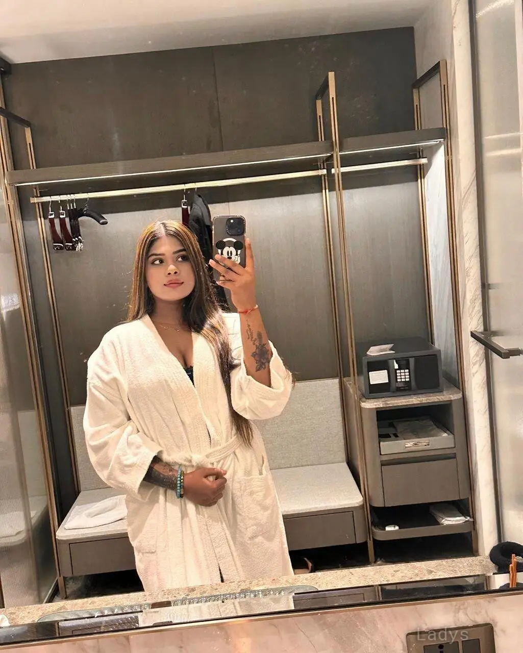 Noida, 25 years brunette escorts in Noida, height 154 sm, Weight kg