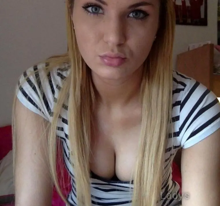 Emlie, years brunette escorts in Oslo, height 170 sm, Weight kg