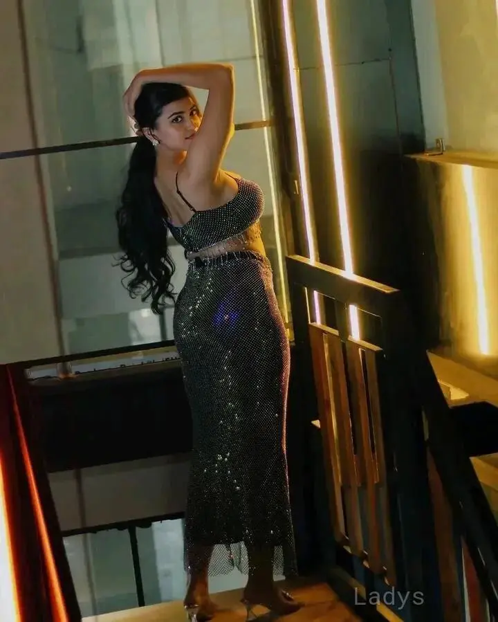 ADITI, 19 years brunette escorts in Ottawa, height 166 sm, Weight  kg