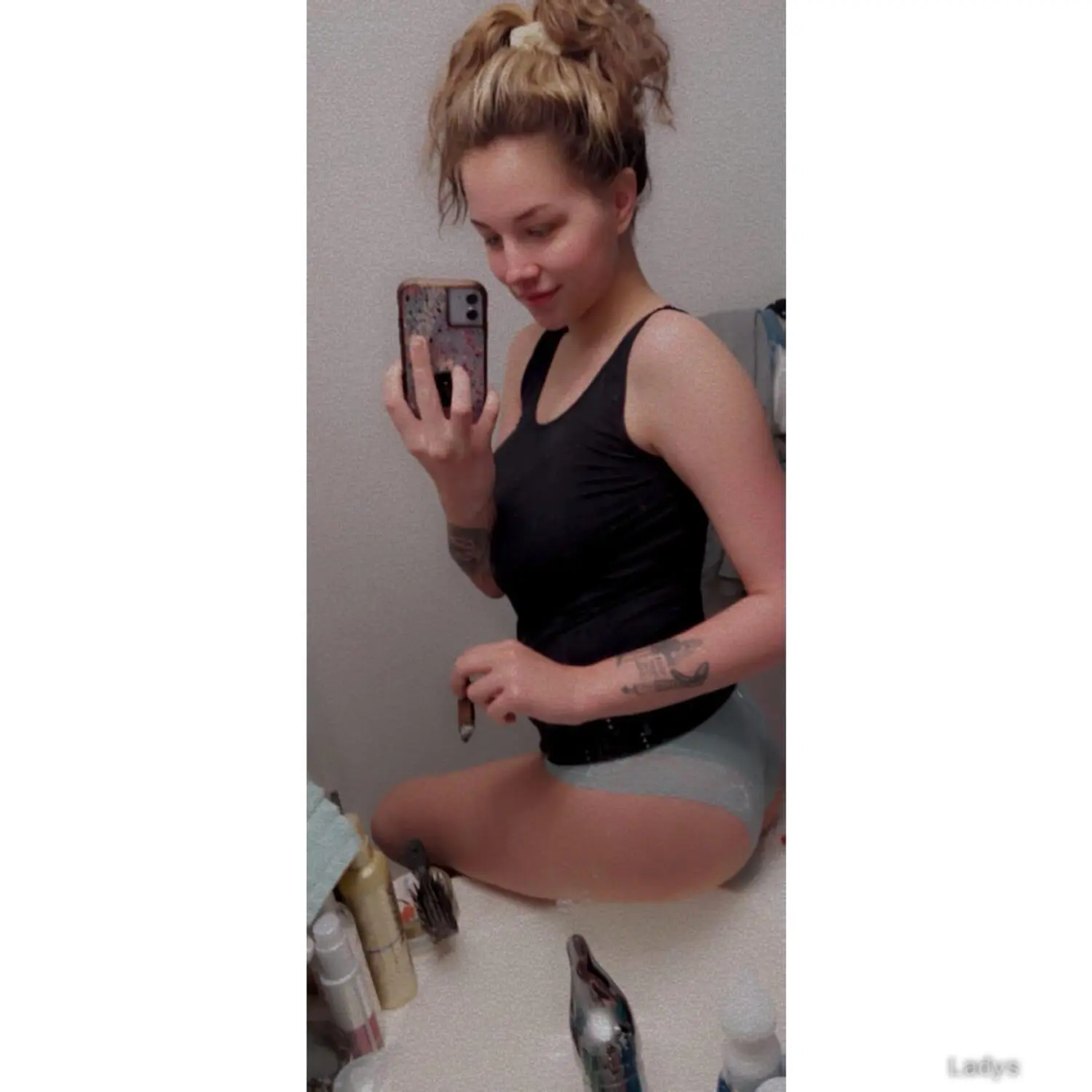 Martine, 24 years brunette escorts in Pantin, height 160 sm, Weight 60 kg