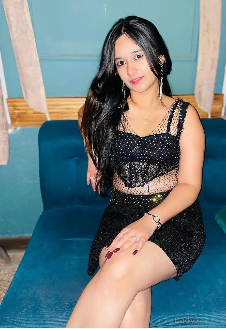 Aalya, 22 years brunette escorts in Paris, height 165 sm, Weight  kg
