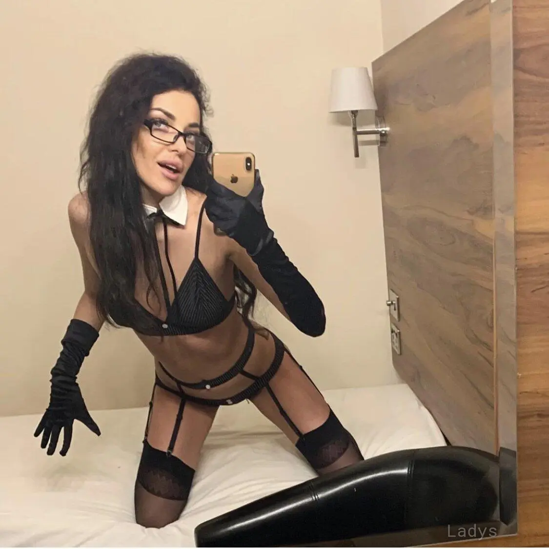 Carolina, 23 years brunette escorts in Paris, height 171 sm, Weight  kg