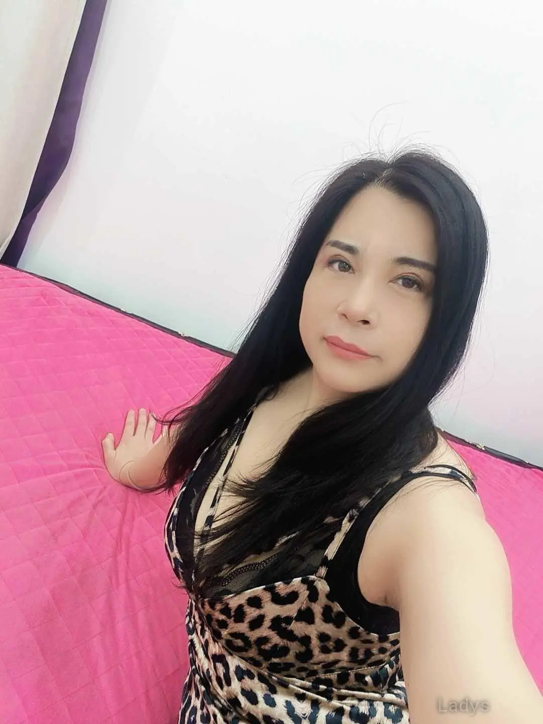 Luxie, 36 years brunette escorts in Paris, height 166 sm, Weight kg