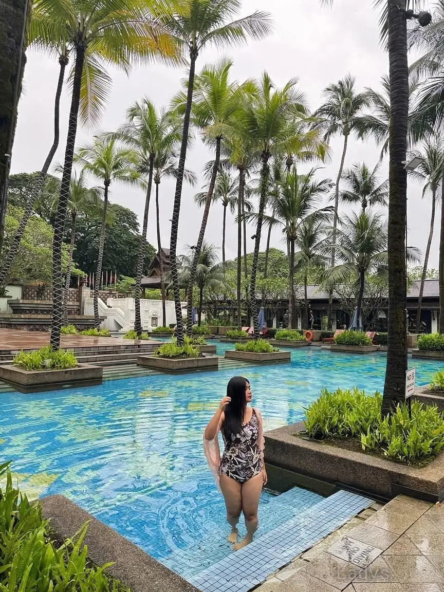 Anna, 23 years brunette escorts in Pattaya, height 153 sm, Weight  kg