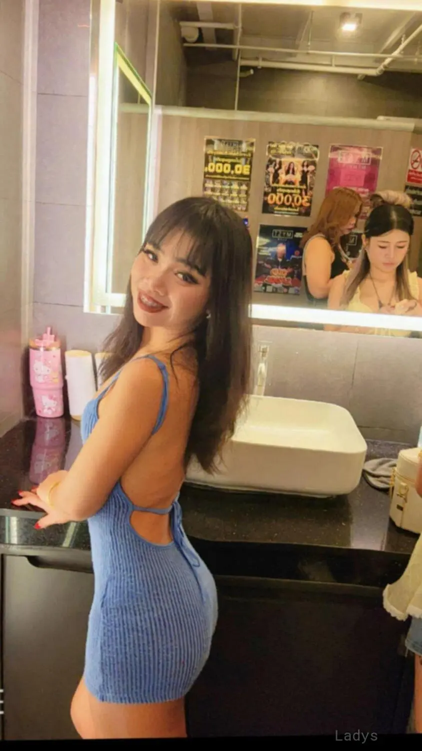 Waii, 22 years brunette escorts in Pattaya, height 158 sm, Weight  kg