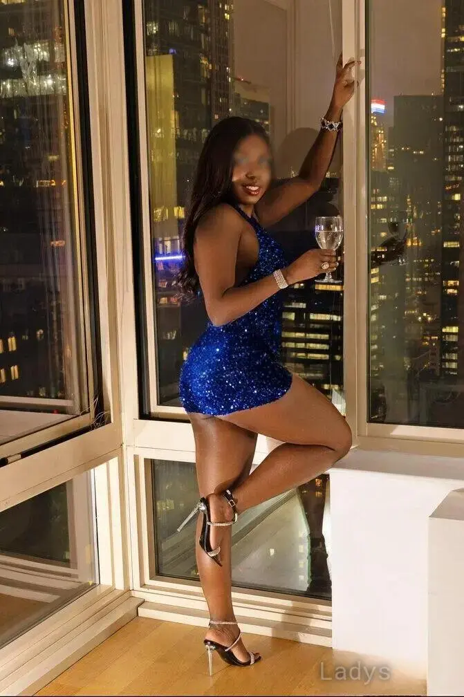 Vanessa Shaw, 30 years brunette escorts in Philadelphia, height 167 sm, Weight 63 kg