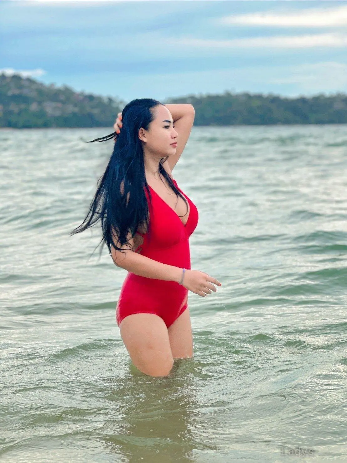 Amy, 21 years brunette escorts in Phuket, height 160 sm, Weight  kg