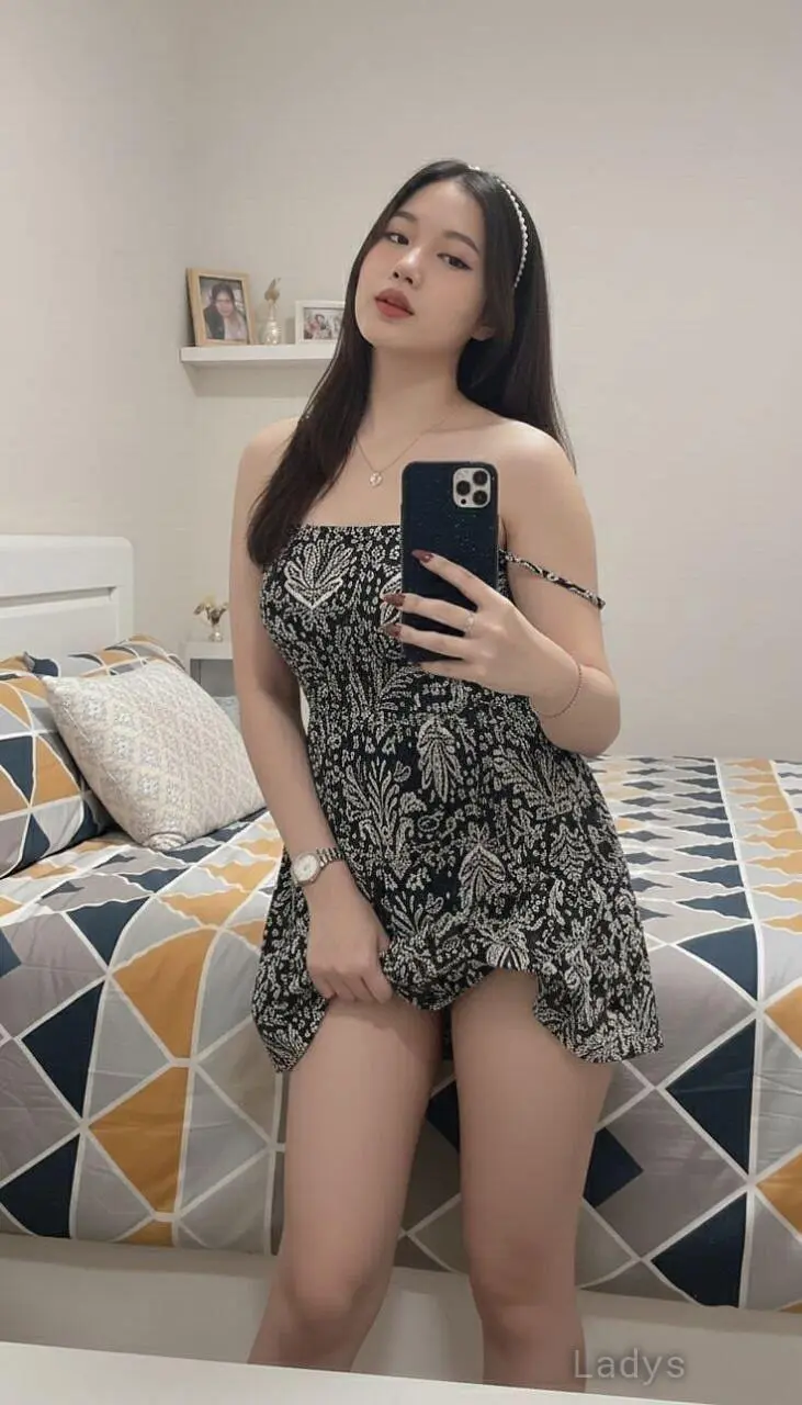 Lilly, 21 years brunette escorts in Phuket, height 154 sm, Weight kg