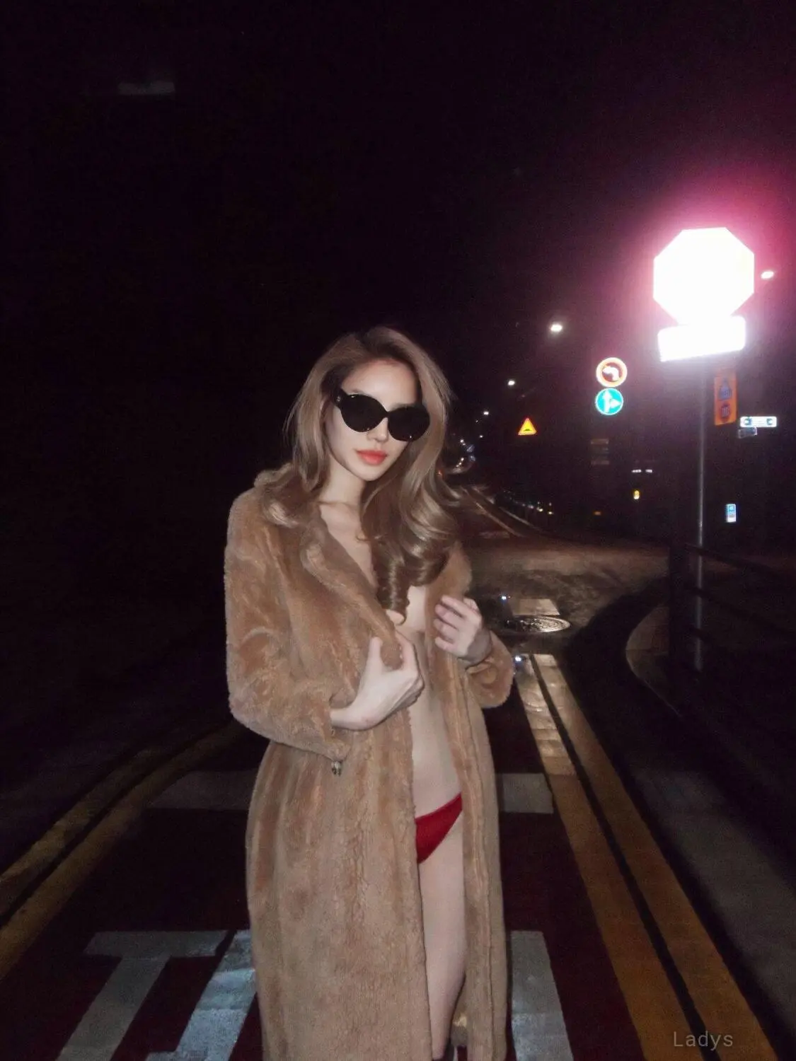 Natasha, 24 years brunette escorts in Phuket, height 175 sm, Weight kg