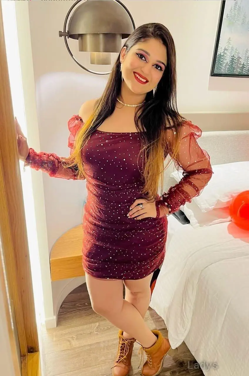 Nisha, 22 years brunette escorts in Phuket, height 160 sm, Weight  kg