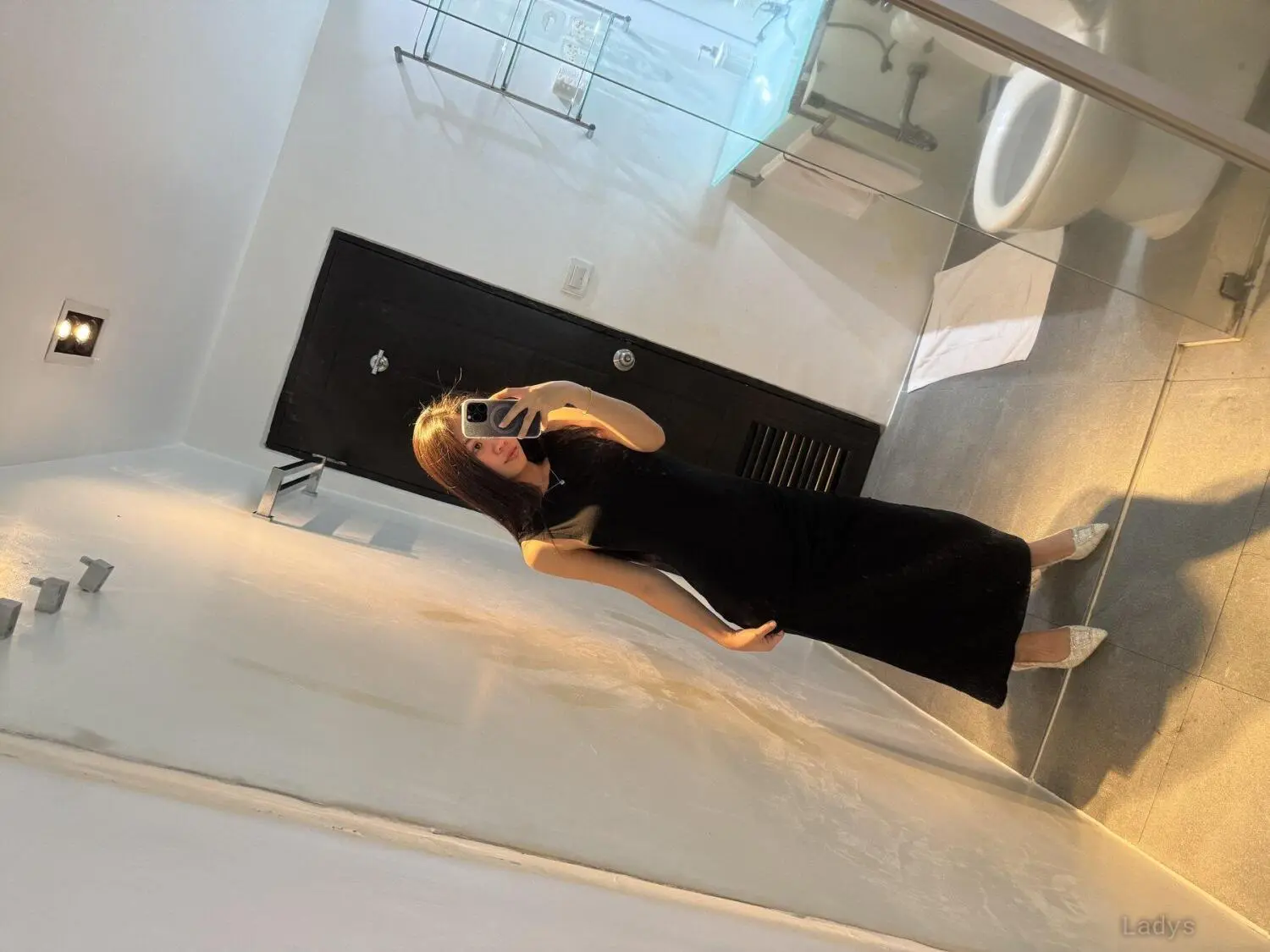 Pink, 21 years brunette escorts in Phuket, height 150 sm, Weight  kg
