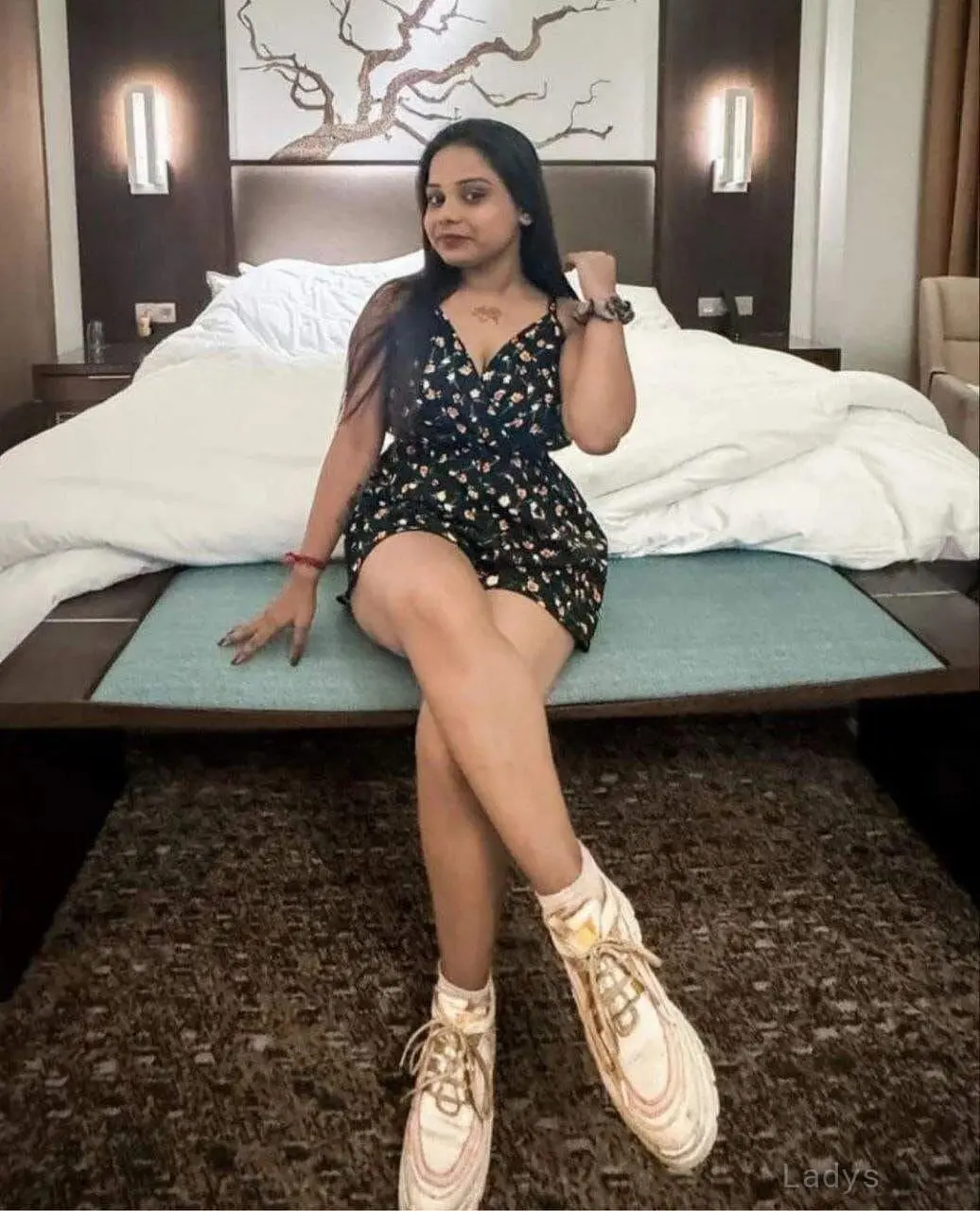 Suchitra, 23 years brunette escorts in Pondicherry, height 160 sm, Weight  kg