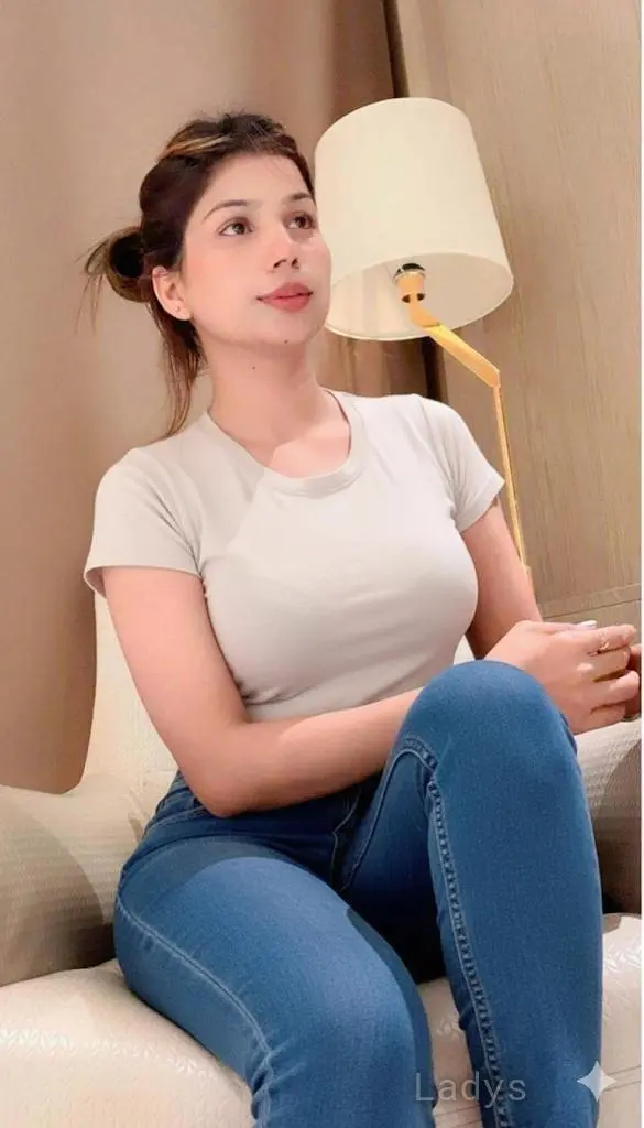 Anna, 22 years brunette escorts in Pune, height 175 sm, Weight  kg