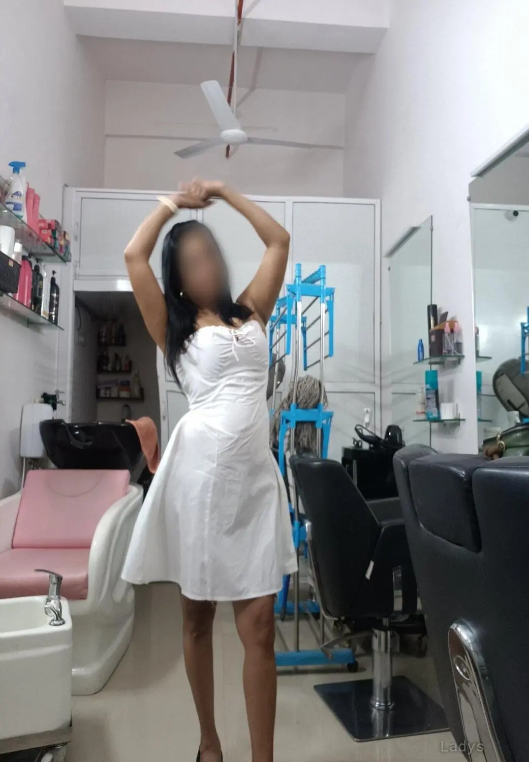 Catherine, 28 years brunette escorts in Pune, height 168 sm, Weight  kg
