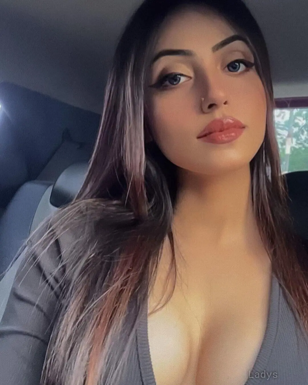 Emilia, 23 years brunette escorts in Pune, height 154 sm, Weight  kg