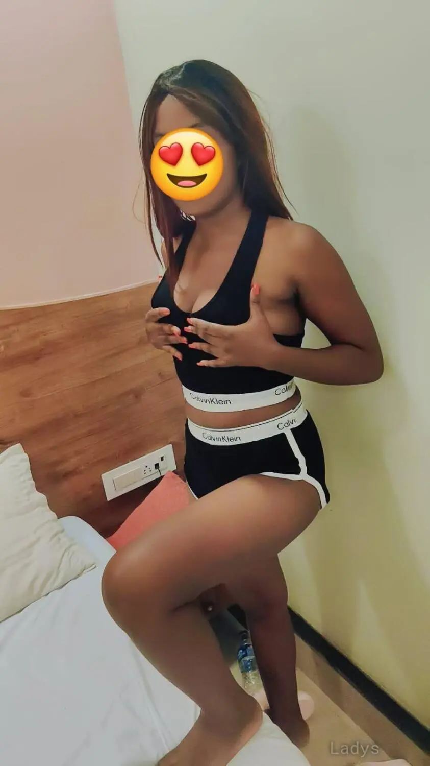 Kate, 21 years brunette escorts in Pune, height sm, Weight kg