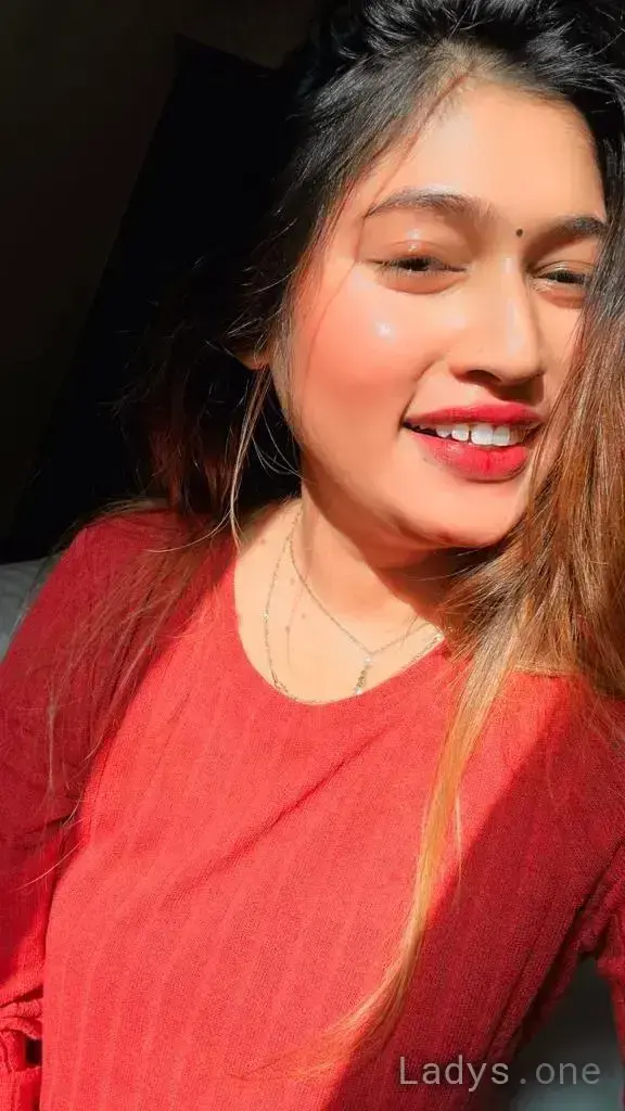 Komal, 23 years brunette escorts in Pune, height 160 sm, Weight  kg