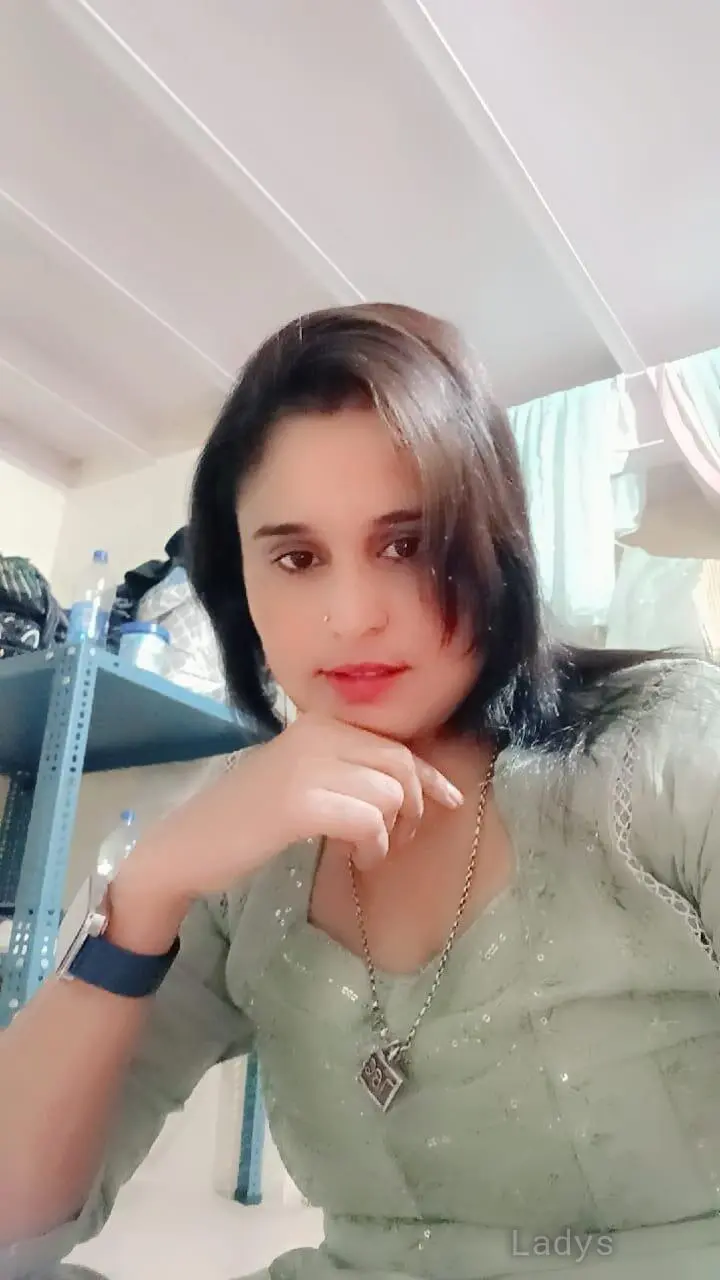 Lisa, 25 years brunette escorts in Pune, height 155 sm, Weight  kg