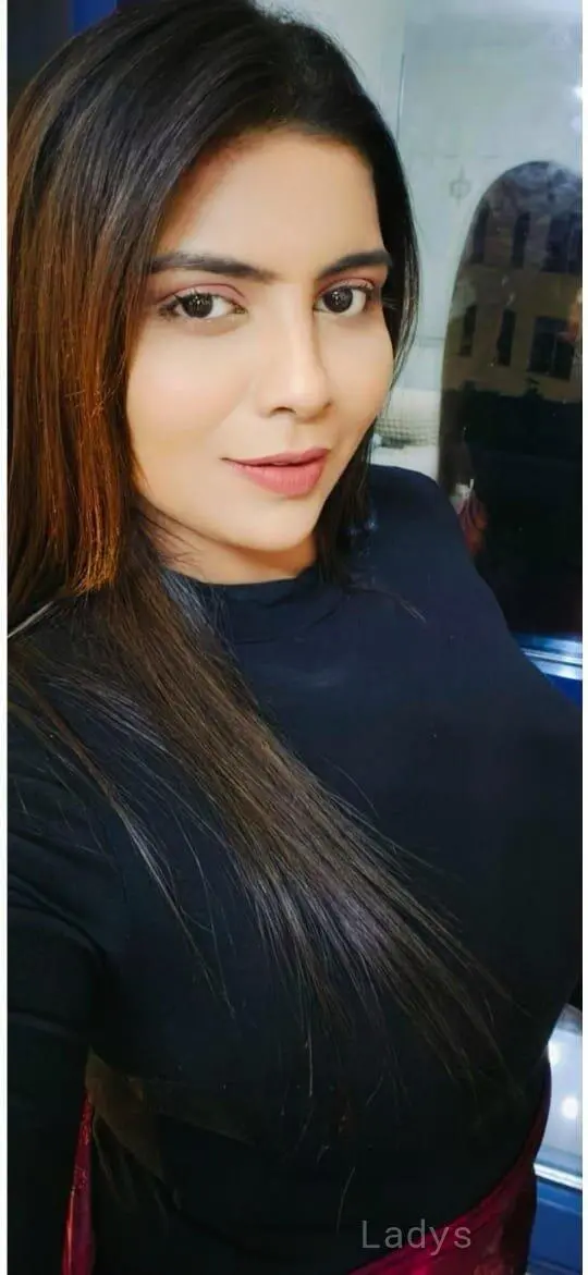 Lysa, 23 years brunette escorts in Pune, height 170 sm, Weight kg