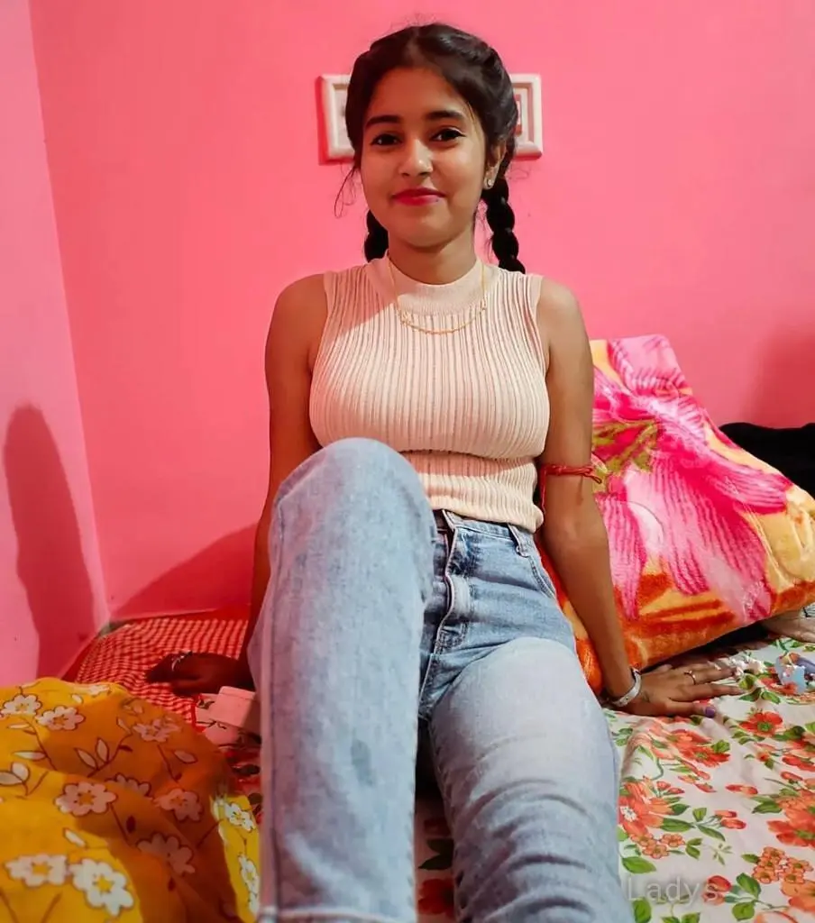 Mamta,  years brunette escorts in Pune, height  sm, Weight  kg