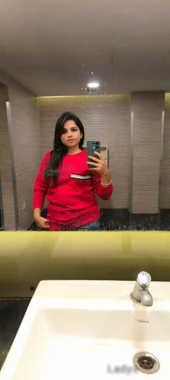Priyanka, 24 years brunette escorts in Pune, height 153 sm, Weight  kg