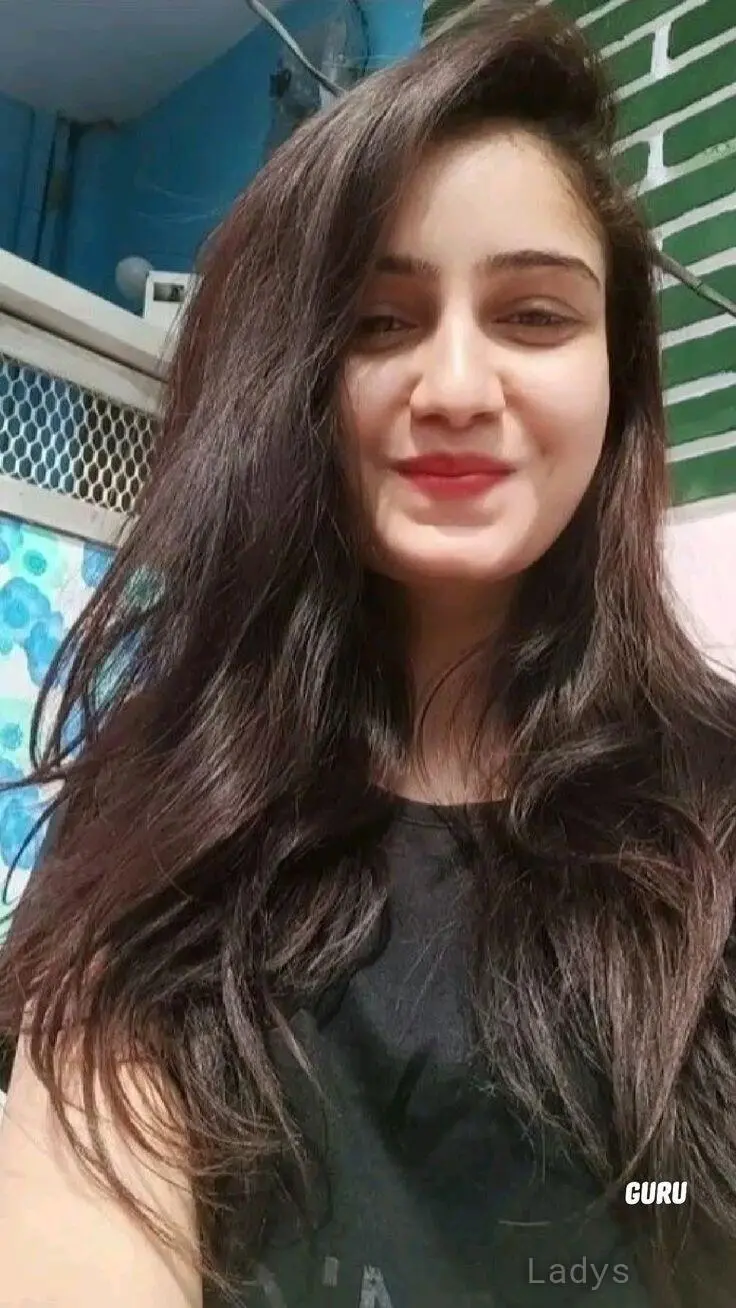 Shreya, 23 years brunette escorts in Pune, height 154 sm, Weight kg