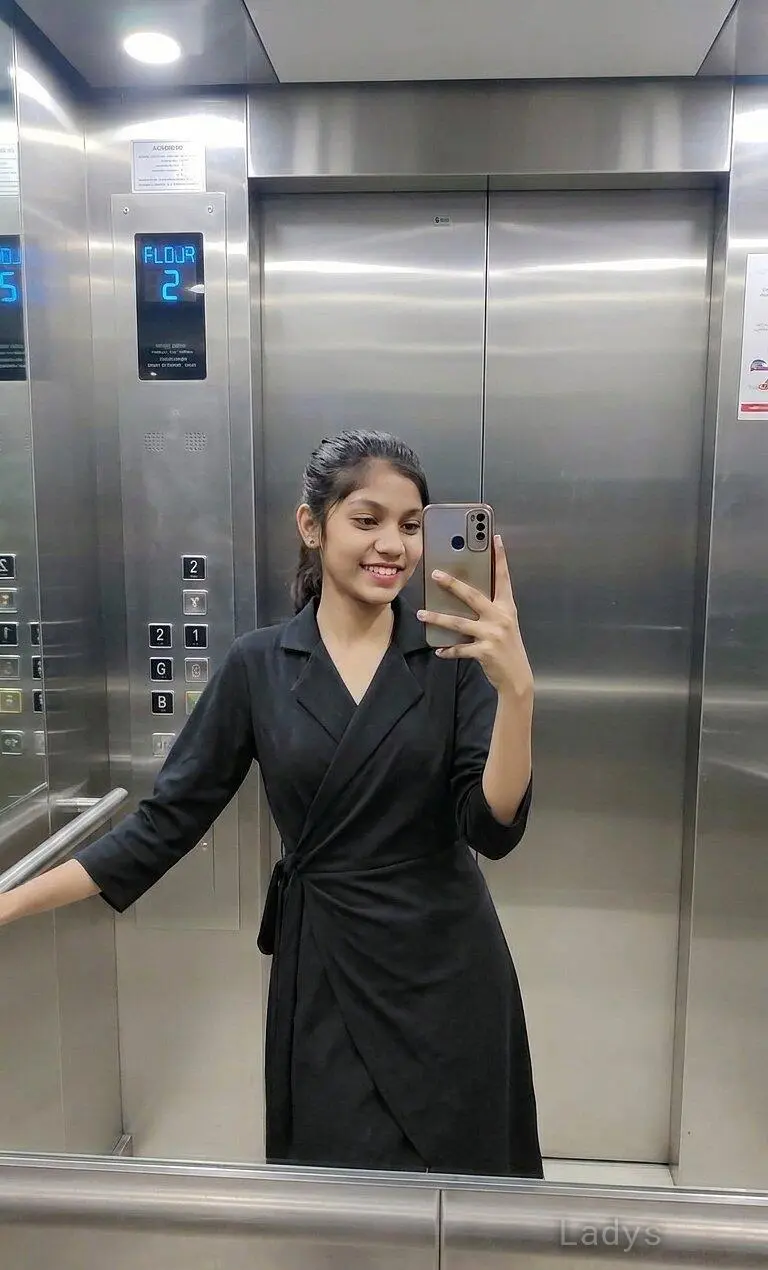 Sonali, 23 years brunette escorts in Pune, height 154 sm, Weight kg