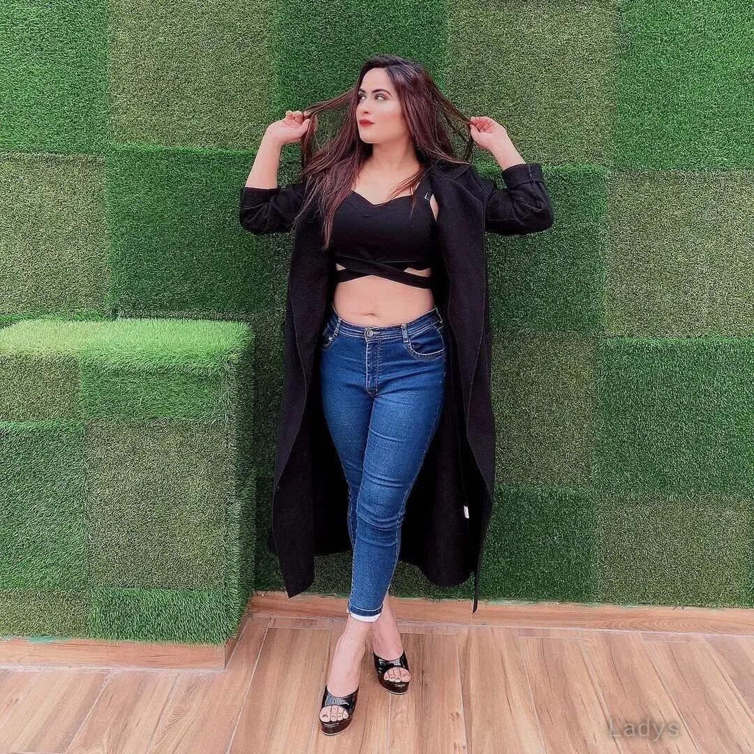Susan,  years brunette escorts in Pune, height  sm, Weight  kg