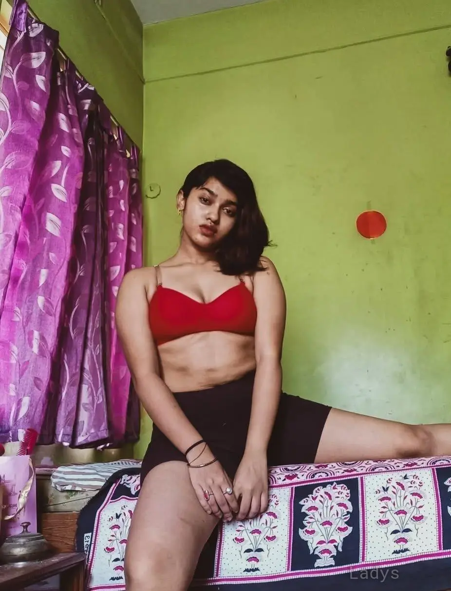 Rajkot, 21 years brunette escorts in Rajkot, height 154 sm, Weight kg