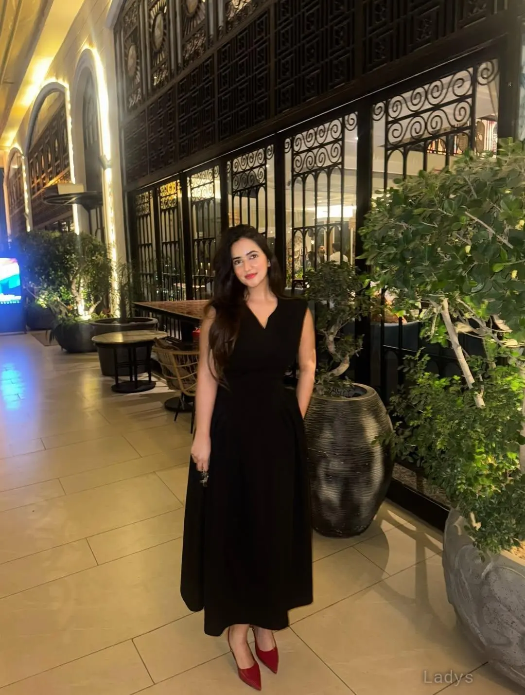 Shrija, 21 years brunette escorts in Rajkot, height 170 sm, Weight kg