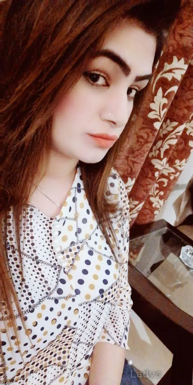 Javeri, 23 years brunette escorts in Ras Al Khaimah, height 166 sm, Weight kg