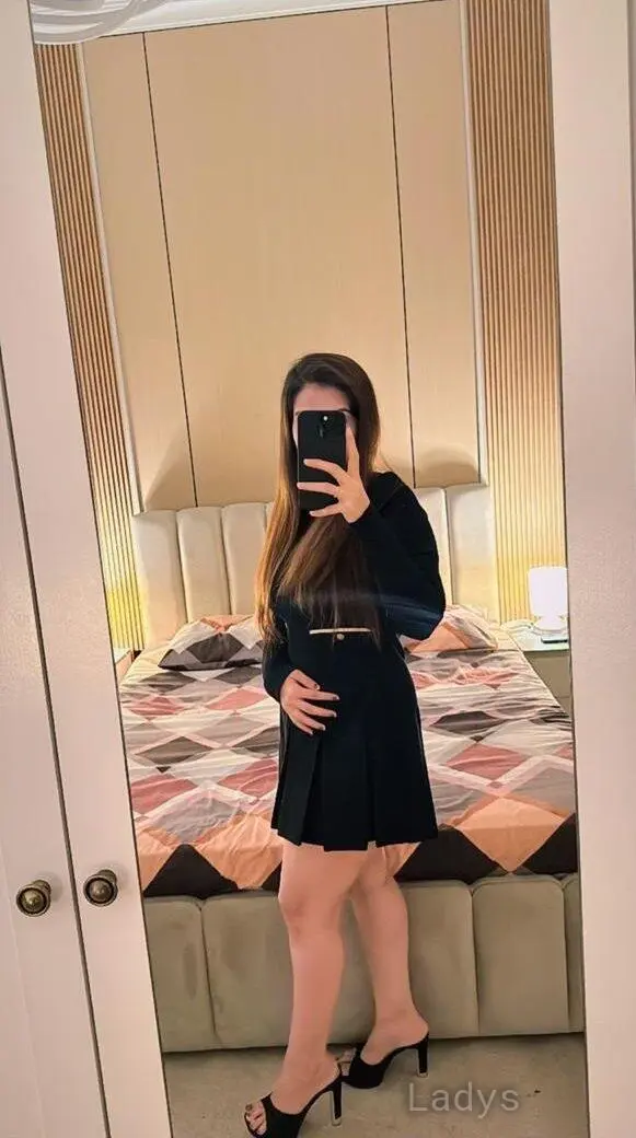 Naina, 26 years brunette escorts in Ras Al Khaimah, height 176 sm, Weight kg