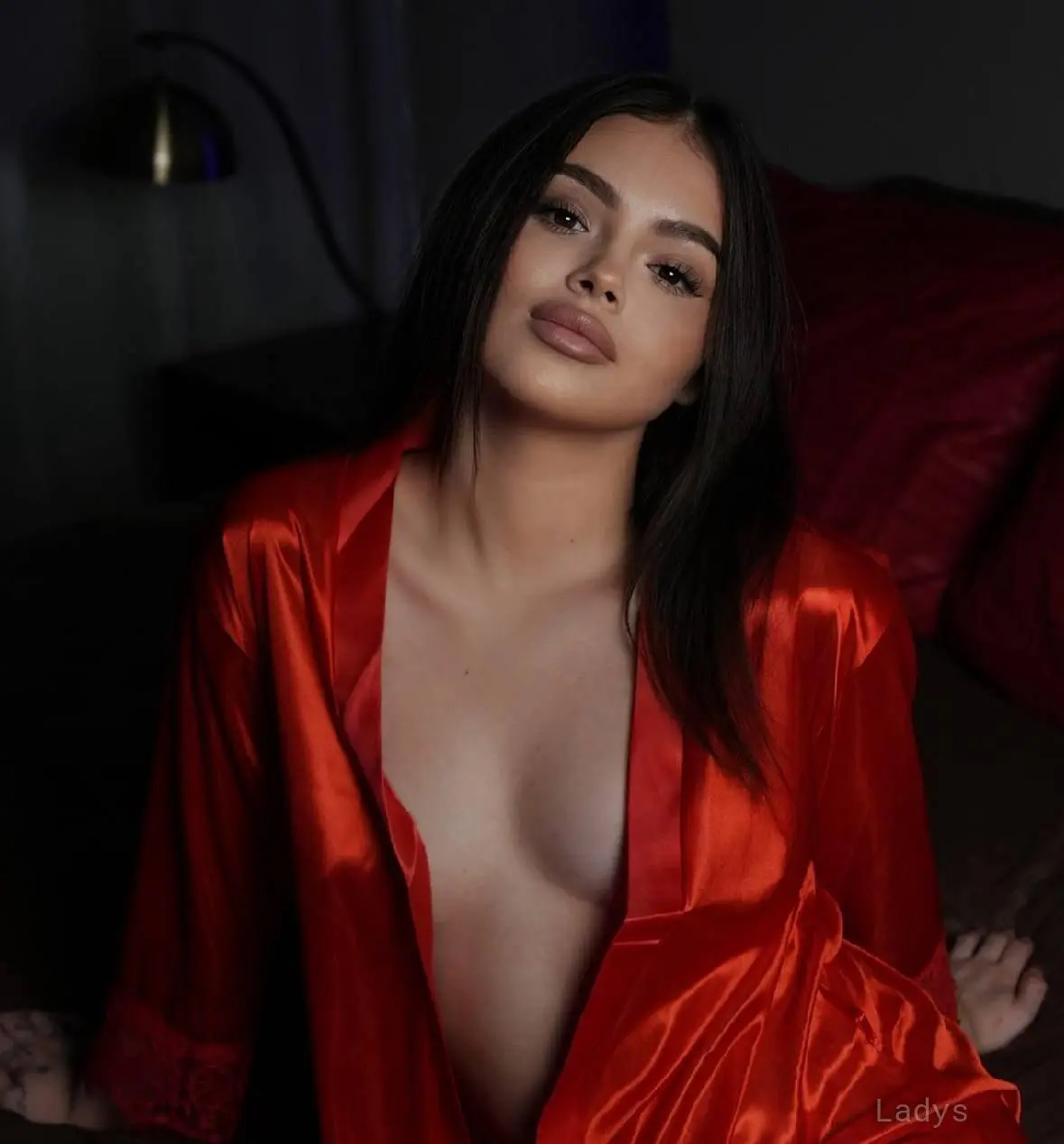 Arina, 20 years brunette escorts in Riga, height 155 sm, Weight  kg
