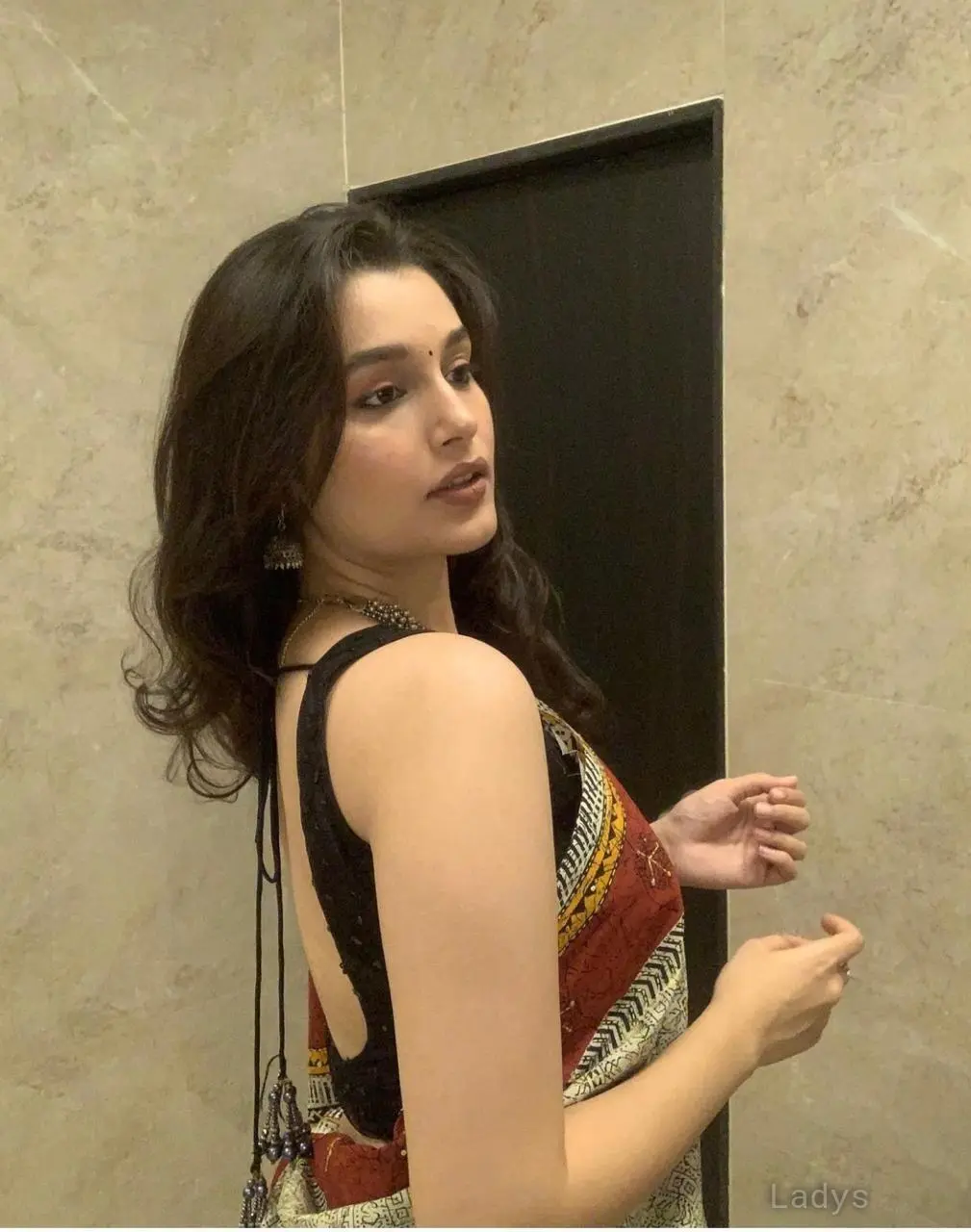 Anie, 22 years brunette escorts in Riyadh, height 165 sm, Weight kg