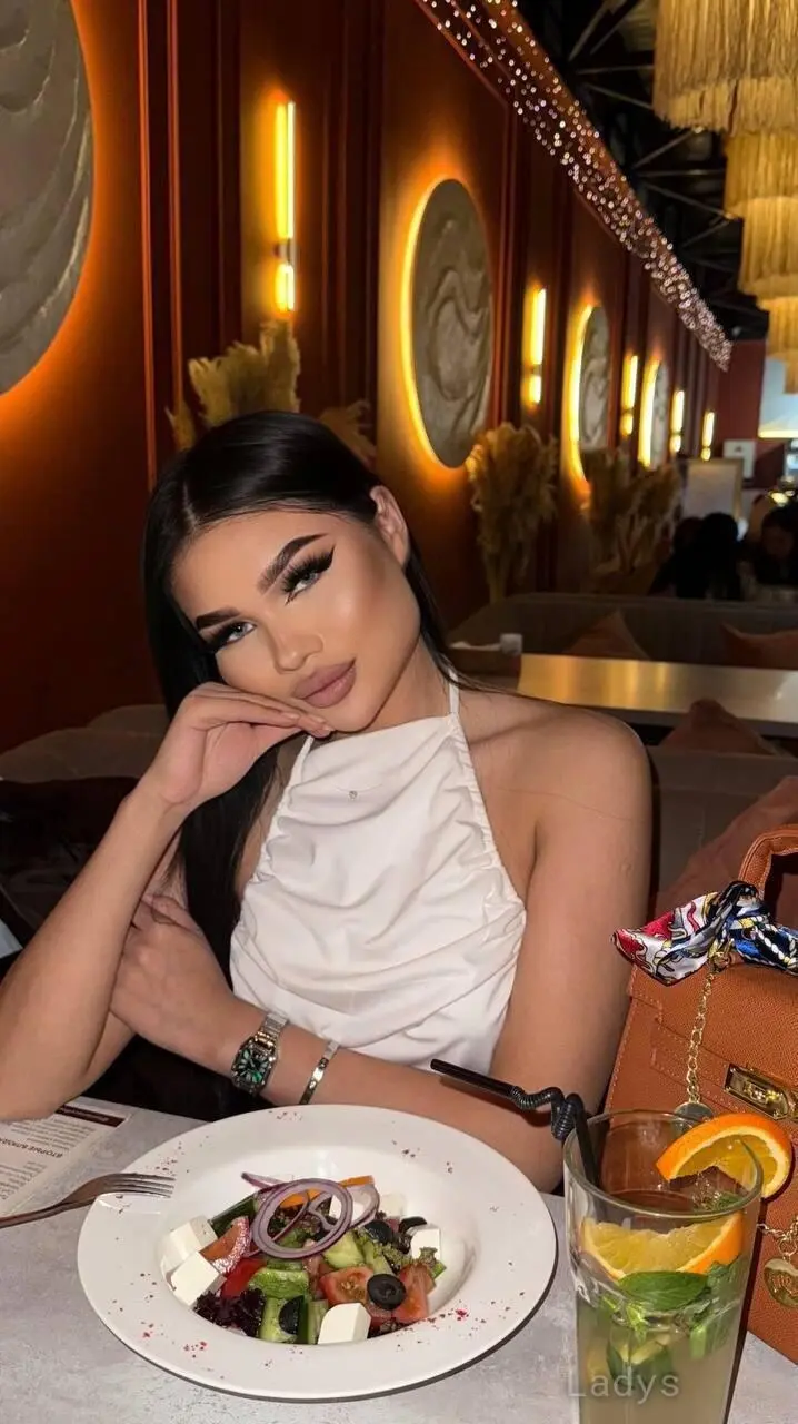 Mila, 22 years brunette escorts in Riyadh, height 167 sm, Weight  kg