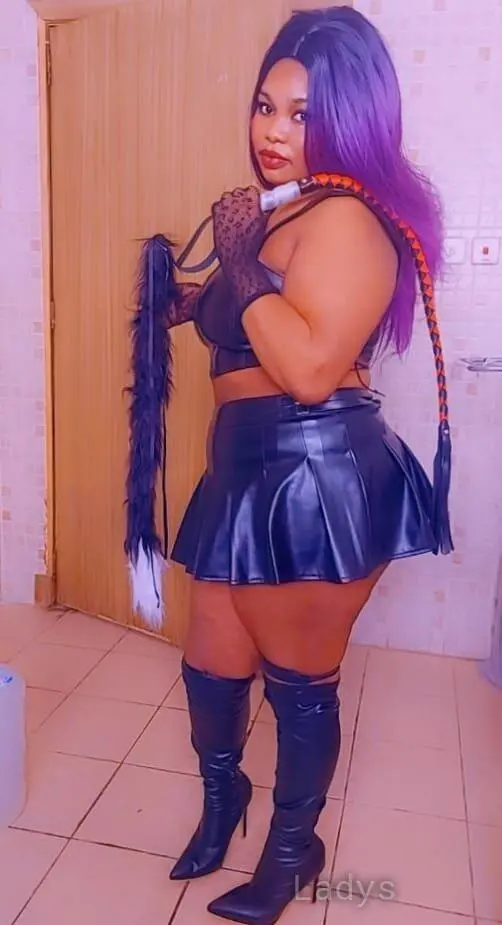 Paula, 26 years brunette escorts in Riyadh, height 168 sm, Weight  kg