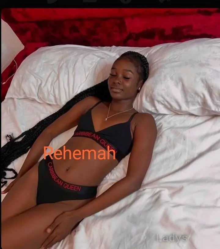 Rehemah, 22 years brunette escorts in Riyadh, height 160 sm, Weight  kg