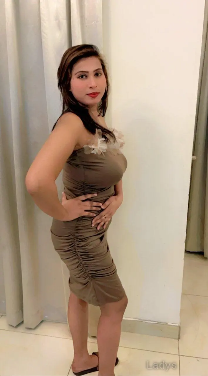Salma, 25 years brunette escorts in Riyadh, height 167 sm, Weight  kg
