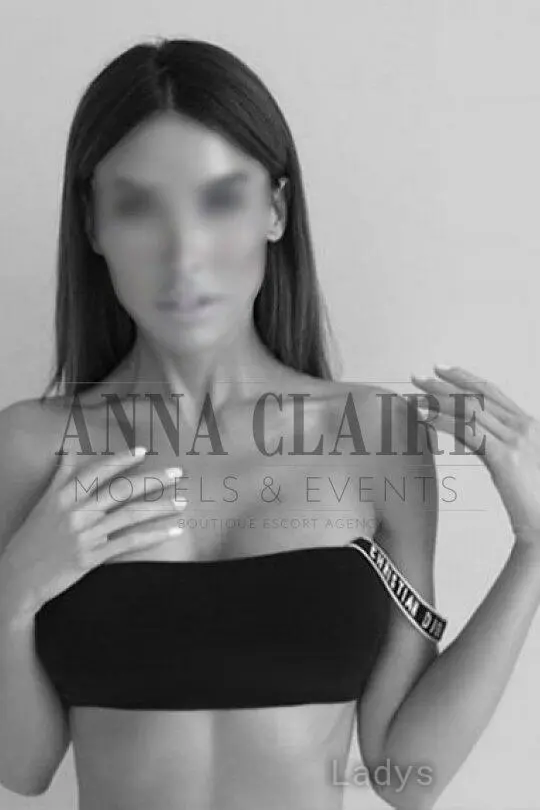 Donna, 24 years brunette escorts in Roma, height 173 sm, Weight kg